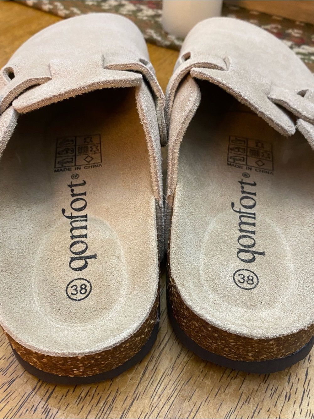 Qomfort clogs…size 7.5 (38 - Picture 7 of 8